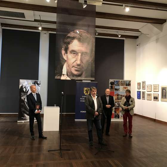 Wystawa prac Stanisława Wójcika z cyklu „Ocalić od zapomnienia” - 13