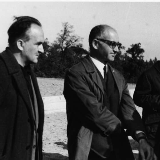 Od lewej: Adam Haupt, Franciszek Duszeńko, N.N.; Westerplatte; 1964-1966; I/A/3/127