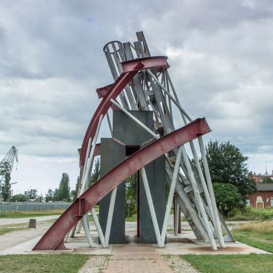 „Bramy” - realizacja rzeźbiarska, wystawa „Drogi do wolności”; Gdańsk
