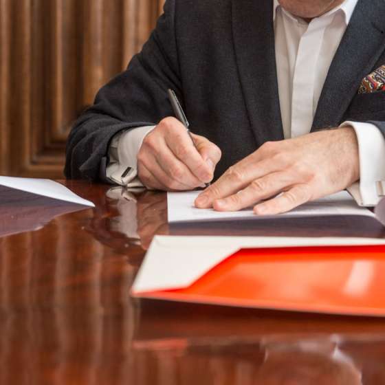 ASP w Gdańsku wydawcą czasopisma Sztuka i DOKUMENTACJA. Podpisanie umowy przez Rektora Krzysztofa Polkowskiego i redaktora naczelnego czasopisma Łukasza Guzka.