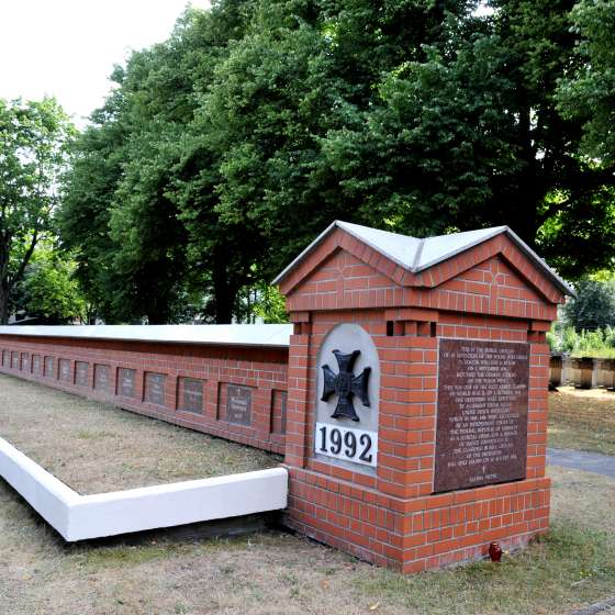 Grobowiec Obrońców Poczty Polskiej, Cmentarz Ofiar Hitleryzmu; Gdańsk