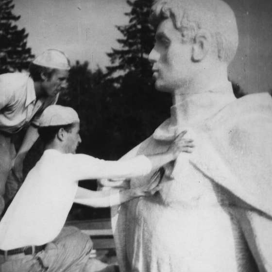 Pomnik Wdzięczności Armii Radzieckiej - Franciszek Duszeńko przy pracy; Koszalin; 1954; I/A/1/33