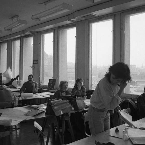 W pracowni Architektury Wnętrz, lata 80 [III/295/4]