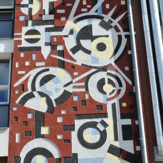 Sgraffito – elewacja Instytutu Maszyn Przepływowych im. Roberta Szewalskiego Polskiej Akademii Nauk; Gdańsk