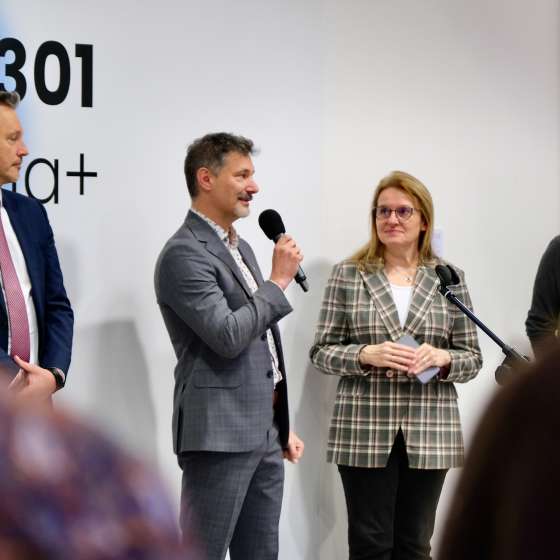  Wystawa MŁODE MALARSTWO - 13