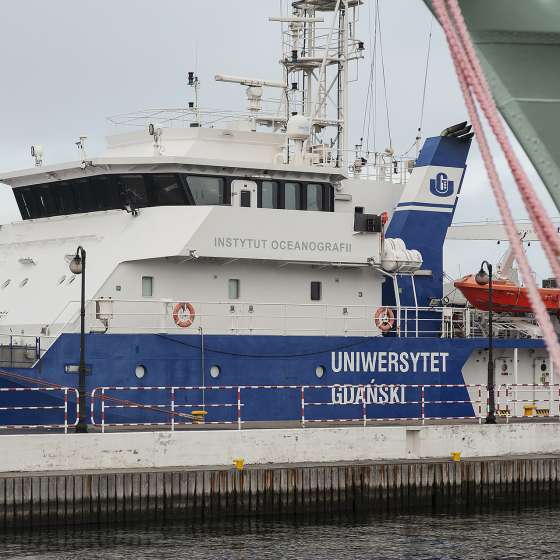 r/v Oceanograf - projekt architektury statku naukowo-badawczego do interdyscyplinarnych badań Morza Bałtyckiego dla Instytutu Oceanografii Uniwersytetu Gdańskiego; statek zbudowany w Stoczni Remontowej Nauta w Gdyni; Gdynia