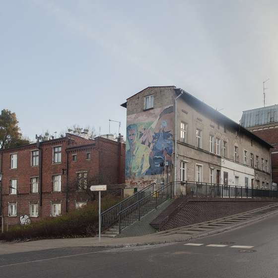 „Martin Luther King” – mural, elewacja kamienicy; Gdańsk