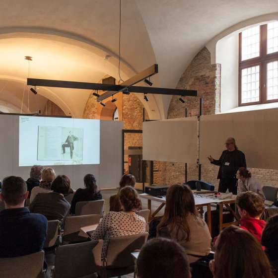 Sympozjum | Koniec książki