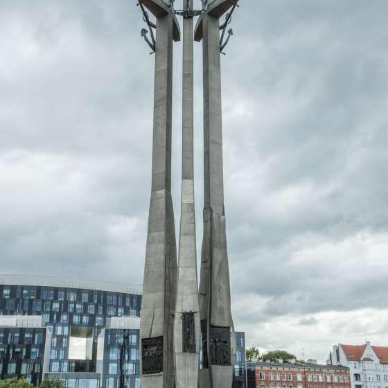 Pomnik Poległych Stoczniowców 1970 wraz z otoczeniem; Gdańsk
