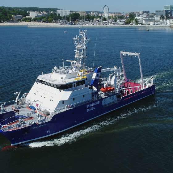 r/v Oceanograf - projekt architektury statku naukowo-badawczego do interdyscyplinarnych badań Morza Bałtyckiego dla Instytutu Oceanografii Uniwersytetu Gdańskiego; statek zbudowany w Stoczni Remontowej Nauta w Gdyni; Gdynia