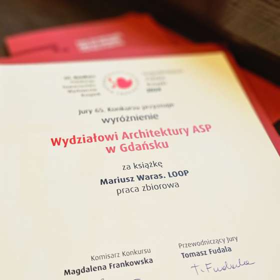 Wyróżnienie dla książki „Mariusz Waras. LOOP” w Konkursie Najpiękniejsze Polskie Książki 2024 - 4