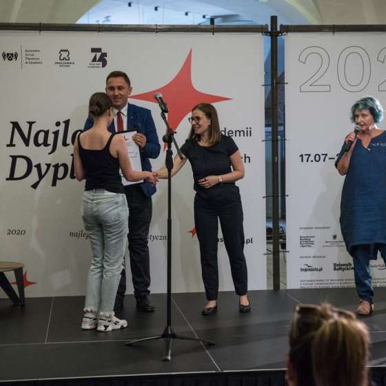 Najlepsze Dyplomy Akademii Sztuk Pięknych 2020 | Wernisaż połączony z uroczystym wręczeniem nagród