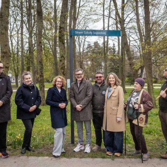 Skwer Szkoły Sopockiej – upamiętnienie początków ASP