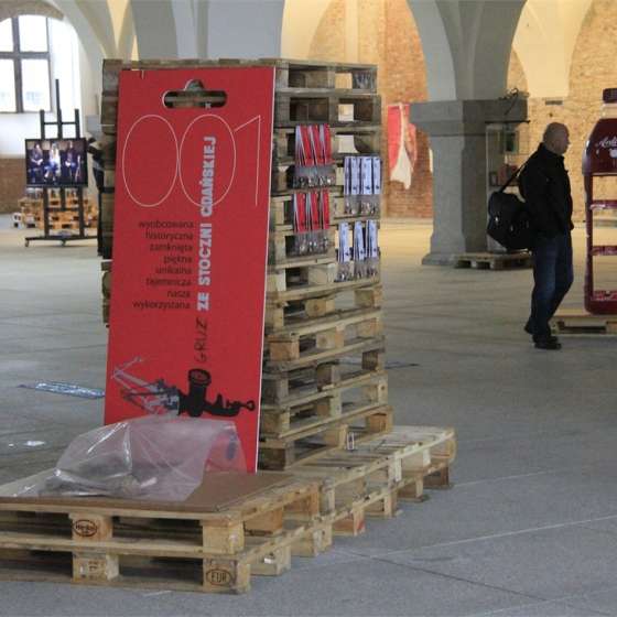 Produkcja, komercjalizacja i hype czyli o konsumowaniu sztuki