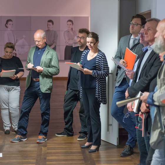 Obrady Jury podczas Ogólnopolskiej Wystawy Najlepsze Dyplomy Akademii Sztuk Pięknych 2017
