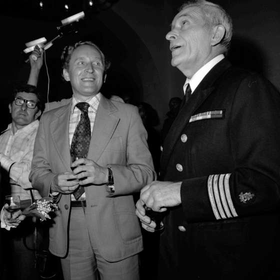 Odsłonięcie gobelinu „Dar Pomorza”. Na zdjęciu prof. J. Wnukowa, wojewoda I. Kołodziejski, kpt. Jurkiewicz, 1979 [I/70/2]