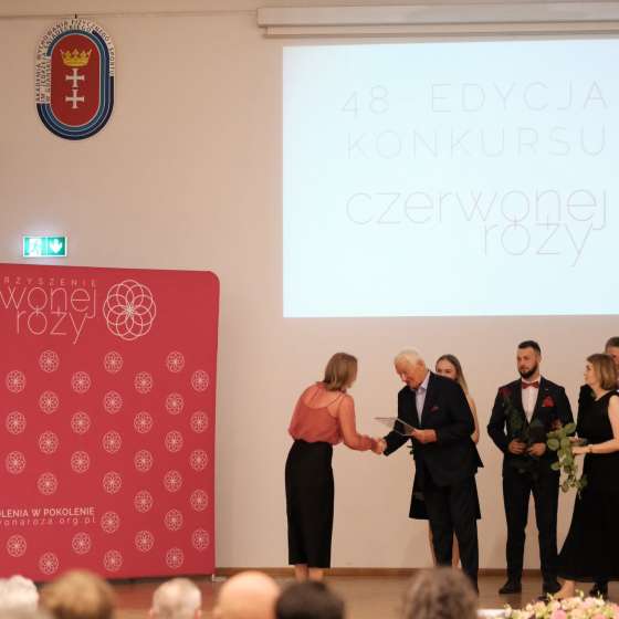 Julia Opalińska laureatką konkursu o laur Czerwonej Róży! - 19