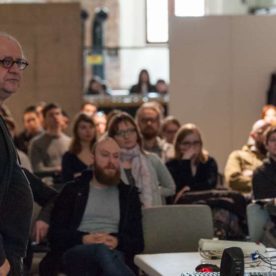 Sympozjum | Koniec książki