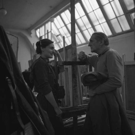 Prof. Kazimierz Śramkiewicz w czasie korekty, 1980 [II/190/4] 