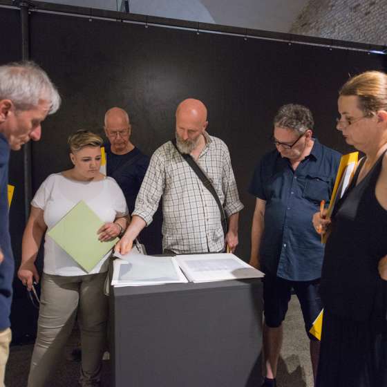 Obrady Jury podczas Międzynarodowej Wystawy Najlepsze Dyplomy Akademii Sztuk Pięknych 2018