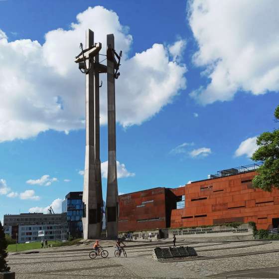 Pomnik Poległych Stoczniowców 1970 wraz z otoczeniem; Gdańsk