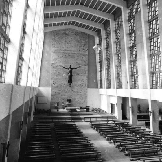 Wnętrze kościoła - widok ogólny; Gdynia; 1983-1987; I/A/7/50