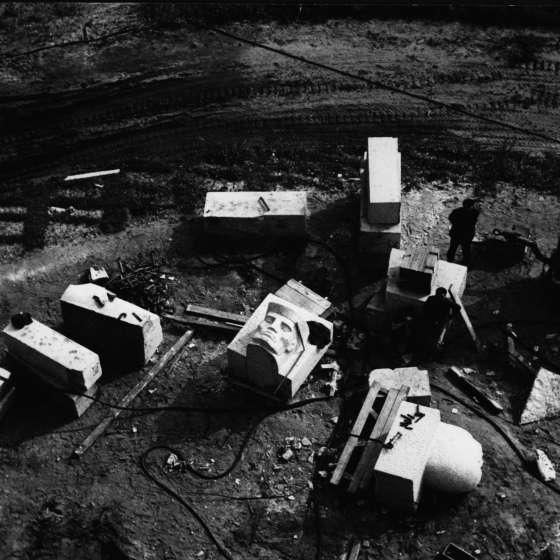 Montaż pomnika - widok na granitowe bloki; Westerplatte; 1964-1966; I/A/3/116