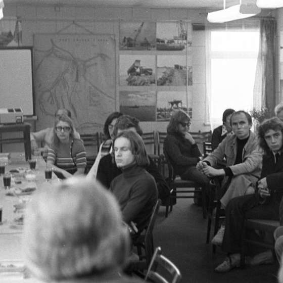 Wizyta studentów Architektury PWSSP i pracowników na terenie powstającego Portu Północnego, 1973 [I/12/30]