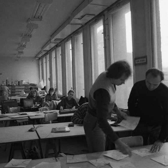 W pracowni Architektury Wnętrz. Rozmawia Jacek Miler, lata 80 [III/295/5]