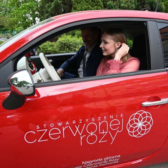 Julia Opalińska laureatką konkursu o laur Czerwonej Róży! - 2