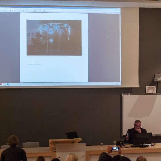 Konferencja | Wystawa | ?Centrum/Peryferie! | Tkanina - Wzornictwo - Edukacja