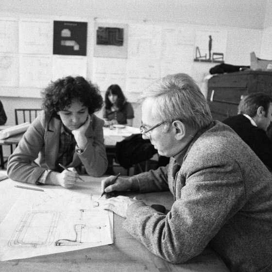 Edmund Homa w czasie konsultacji, obok Michał Baryżewski, 1980/1981 [I/25/7]