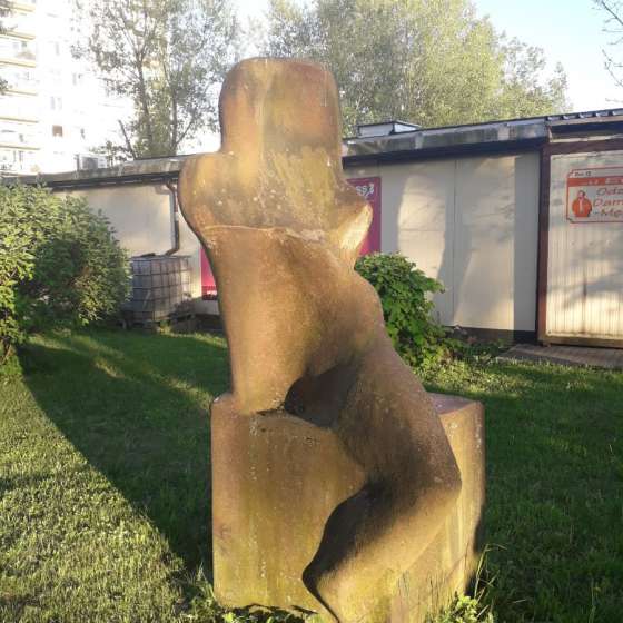 Rzeźba „Futerał”, Gdańsk Żabianka, Swietłana Zerling