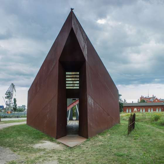 „Bramy” - realizacja rzeźbiarska, wystawa „Drogi do wolności”; Gdańsk