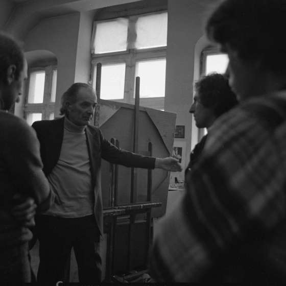 Pracownia malarstwa, na zdjęciu prof. W. Jackiewicz, 1980 [II/191/12] 