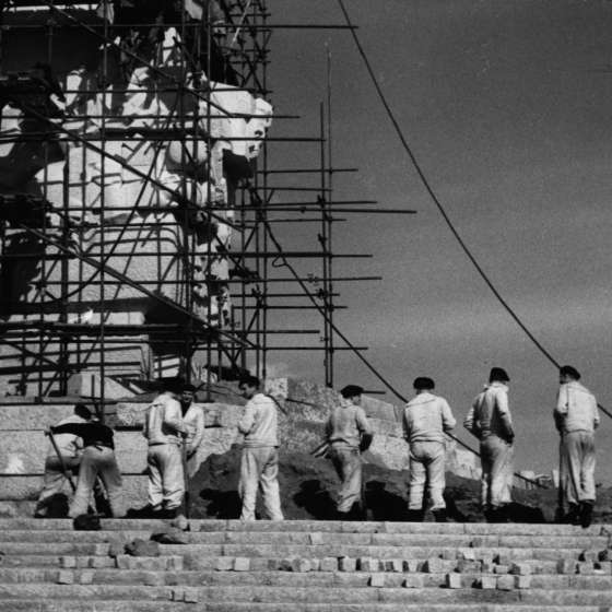 Montaż pomnika; Westerplatte; 1964-1966; I/A/3/117