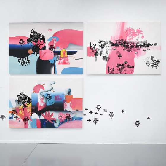 „Ogród wirtualnych kolonizatorów”, technika mieszana, 2019, fragment wystawy „Great Patriotic. Celina Kanunnikava, Hanna Shumska, Vitalii Shupliak, Endre Tót” w Galerii Miejskiej BWA Bydgoszczy, 2022