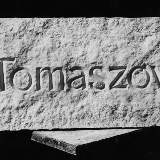Kamień z nazwą miasta - Tomaszów; 1961-1964; I/A/2/106