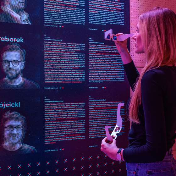 We Need More Space, identyfikacja wizualna wystawy; GDD 2019; kurator: Marta Flisykowska