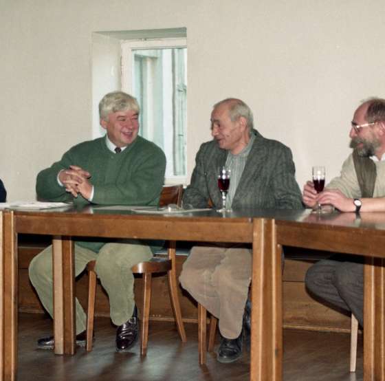 Posiedzenie Senatu 1997. Od lewej: Dyrektor administracyjny Jerzy Jankowiak, Sławoj Ostrowski, Jerzy Krechowicz, Marek Adamczewski