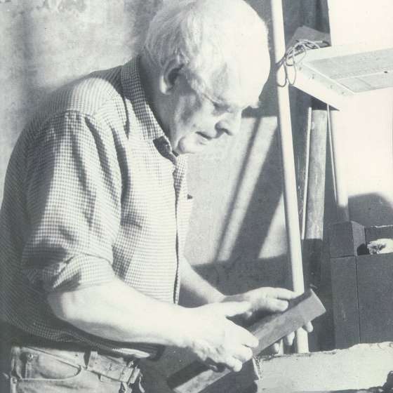 Edward Roguszczak, zdjęcie pochodzi z kataolgu Edward Roguszczak 1927–1997, red. katalogu W. Zmorzyński, Muzeum Narodowe w Gdańsku