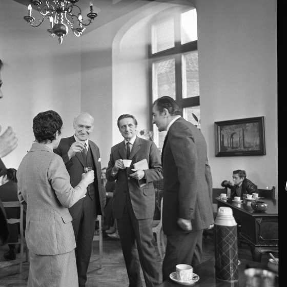 Pożegnanie prof. S. Borysowskiego. Na zdjęciu: prof. J. Wnukowa, prof. S. Borysowski, prof. K. Śramkiewicz, rektor prof. W. Jackiewicz, lata 70. [III/305/9]