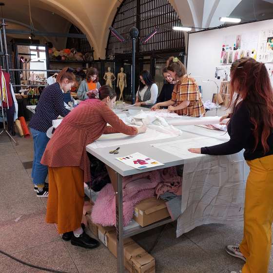 9.04.2022, warsztaty, projektowanie i przygotowanie wykrojów