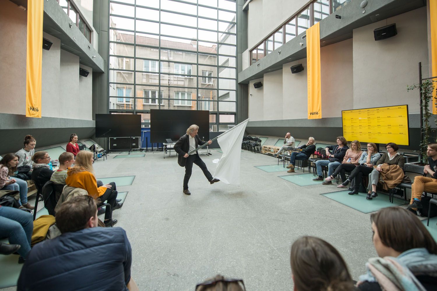 Teoriopraktyka sztuki performance cz.2